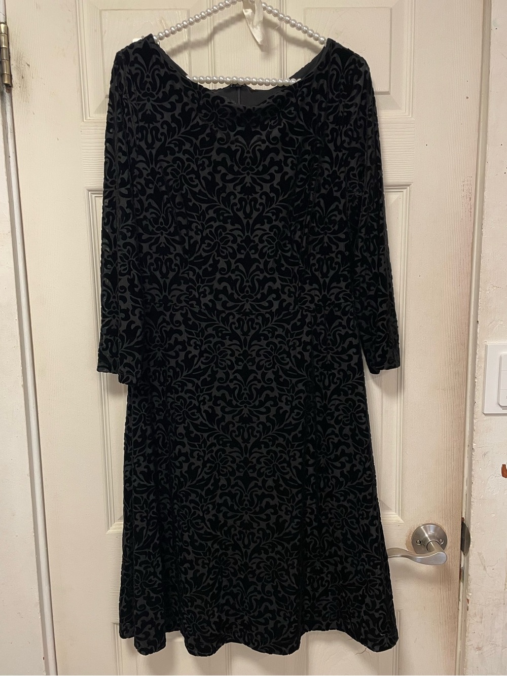 Talbots Black Damask Velvet V-Neck A-Line Dress 3/4 Sleeve Medium Stretch EUC